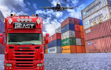 Międzynarodowy transport przesyłek towarowych - zapewnimy szybki przewóz Twojej przesyłce!